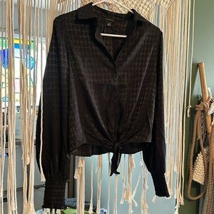 Black collard long sleeve XS
